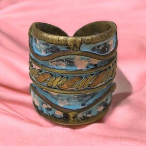 Gekleurde patina ring