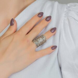 Handgeaakte designring