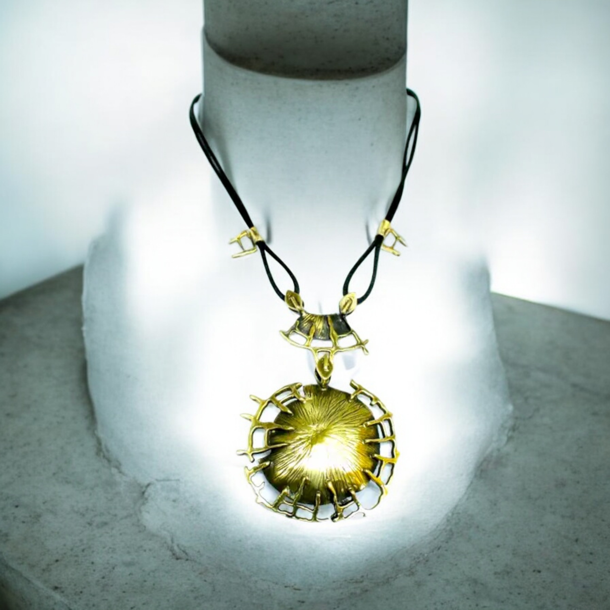 Halsketting in brons