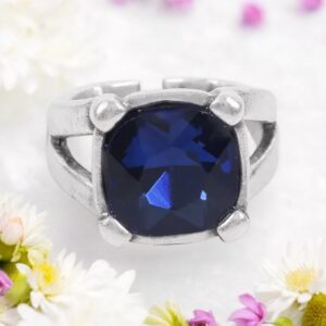 Ring met blauw kristal